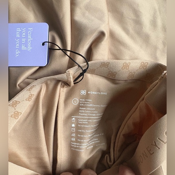 NWT HONEYLOVE Silhouette High-Waist Short in tan size large. - Picture 8 of 8